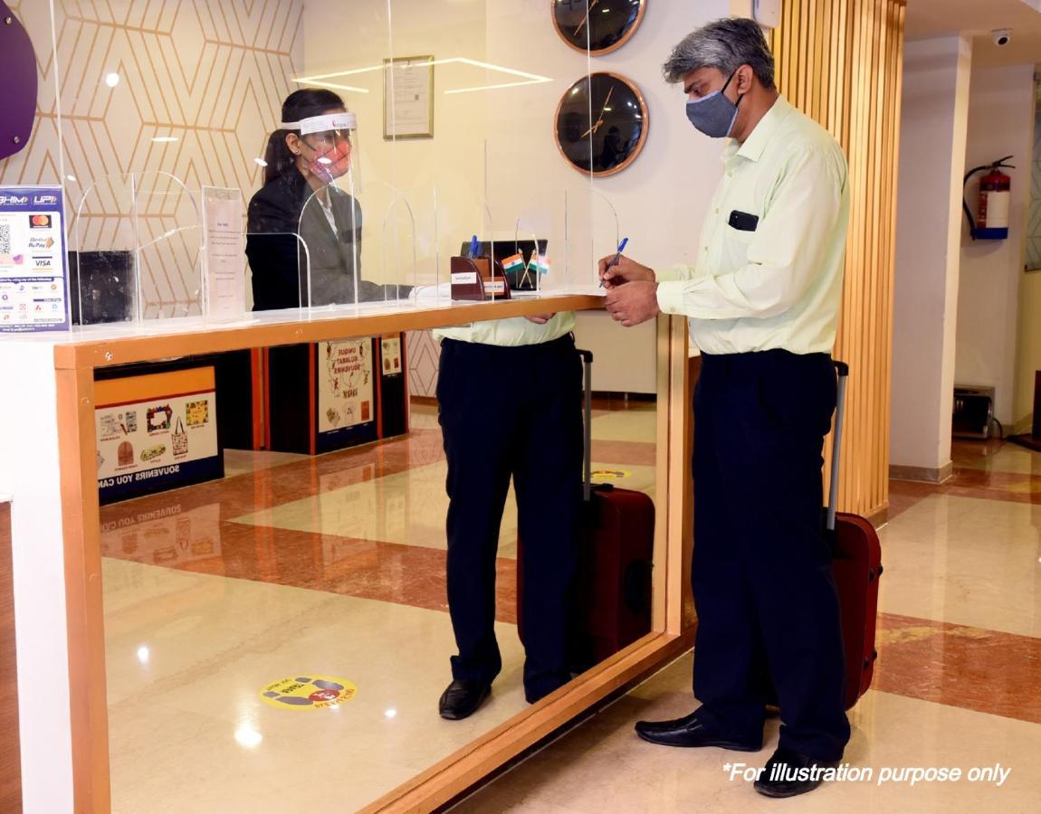 Oyo 40139 Hotel Peradiot Ahmadabad Zewnętrze zdjęcie