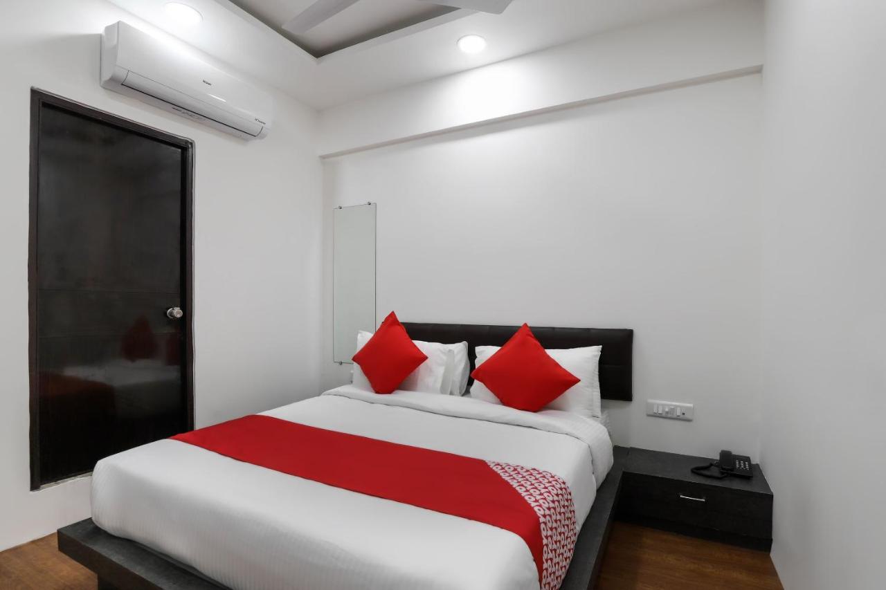 Oyo 40139 Hotel Peradiot Ahmadabad Zewnętrze zdjęcie