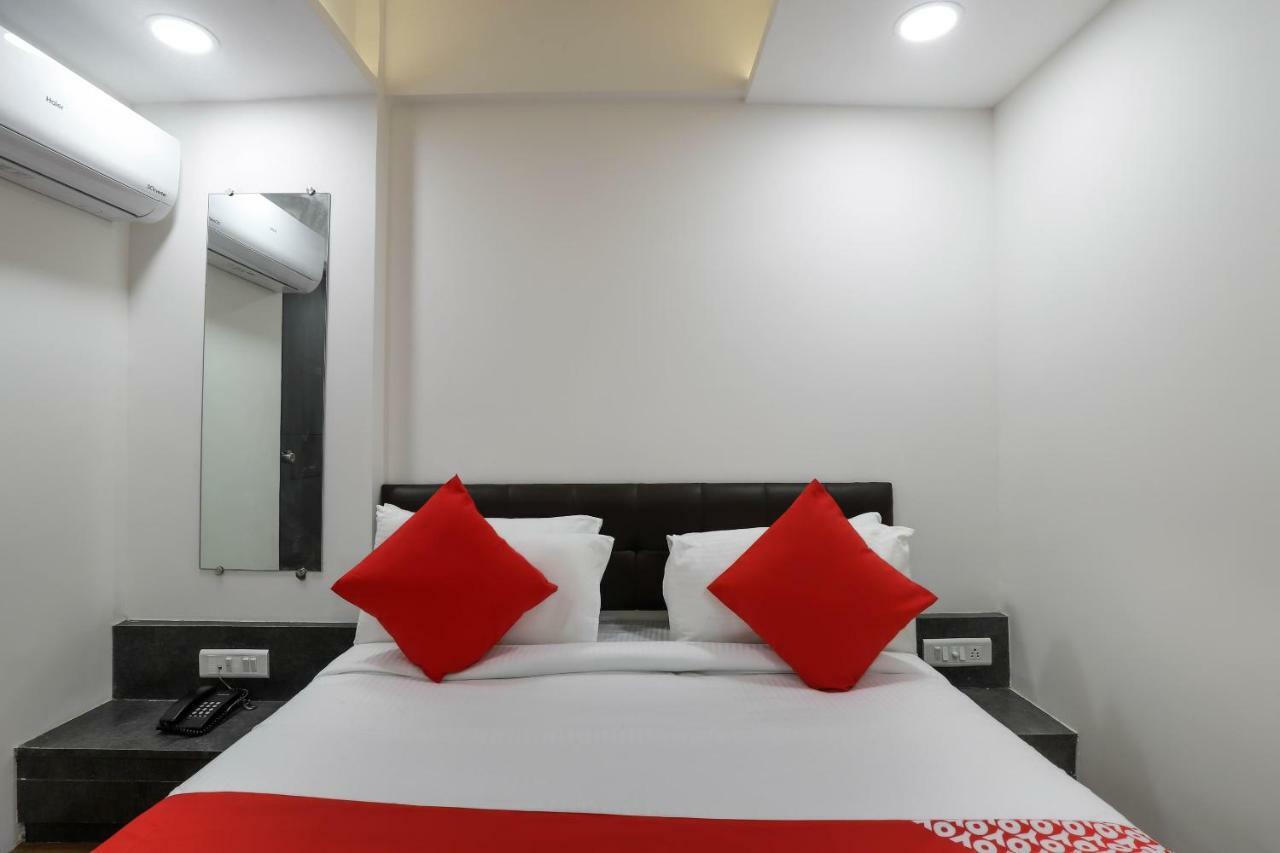 Oyo 40139 Hotel Peradiot Ahmadabad Zewnętrze zdjęcie
